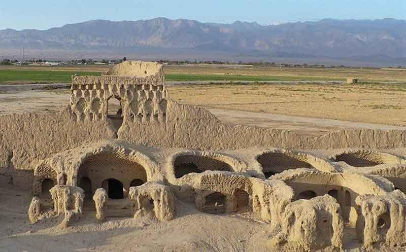 بررسی های باستان سنجی در تپه حصار دامغان با استفاده از گرانی سنجی و مغناطیس سنجی